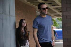 janie-jones-abigail-breslin-alessandro-nivola