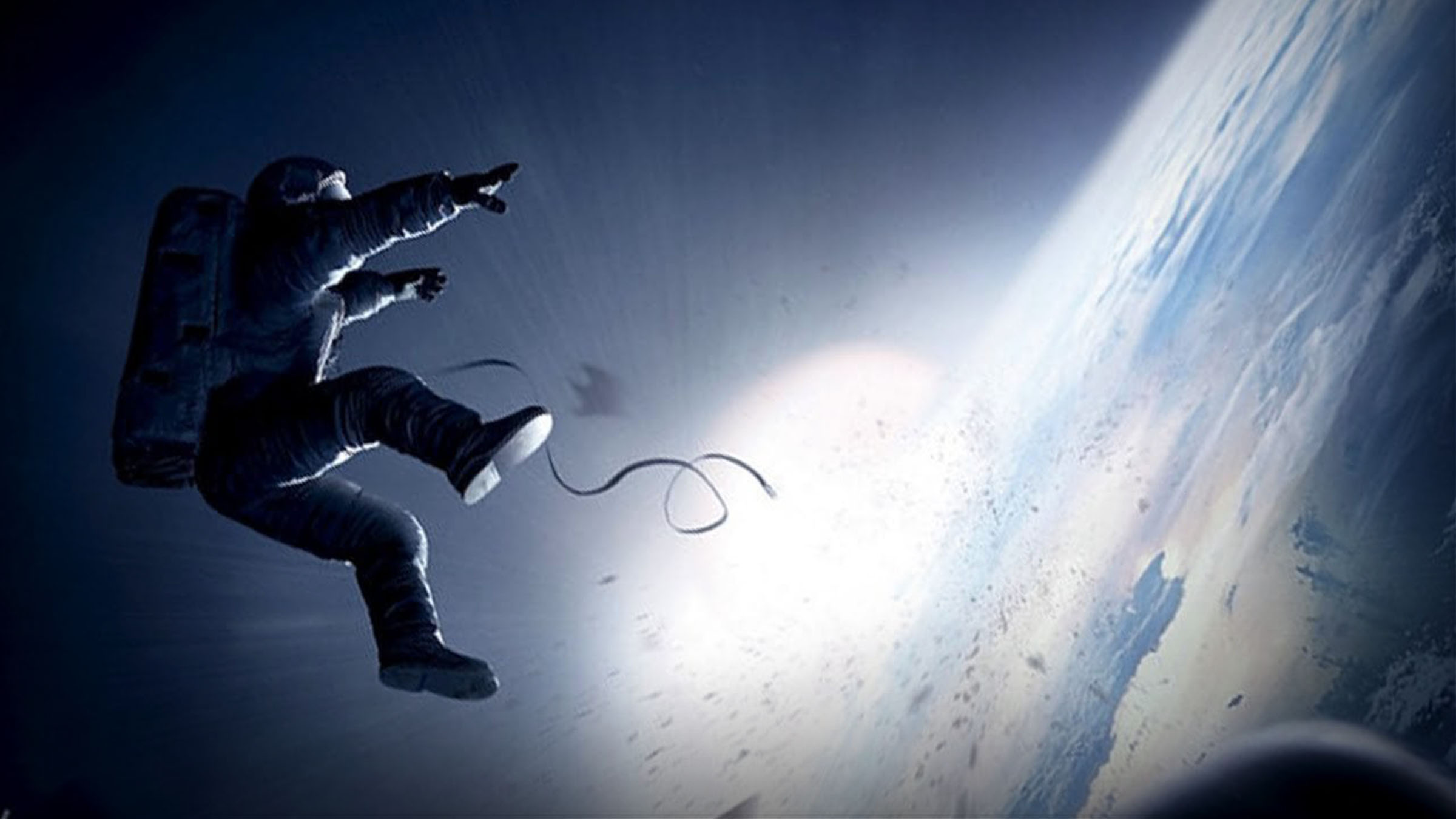 Lack of gravity. Гравитация / Gravity (2013). Человек в космосе. Космонавт в космосе.